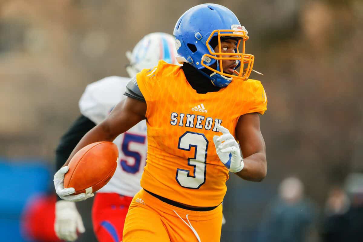 Chicagostatefbf's tweet photo. Breaking News: 5'11 195lb WR Brandon Taylor has committed and signed to #chicagostateuniversity 🟢⚪️ I asked, "Why CSU?" And " What are you looking forward to?"
#csu #chistatefb #chicagostate #play4Rome https://t.co/Ju3xC8l3KE