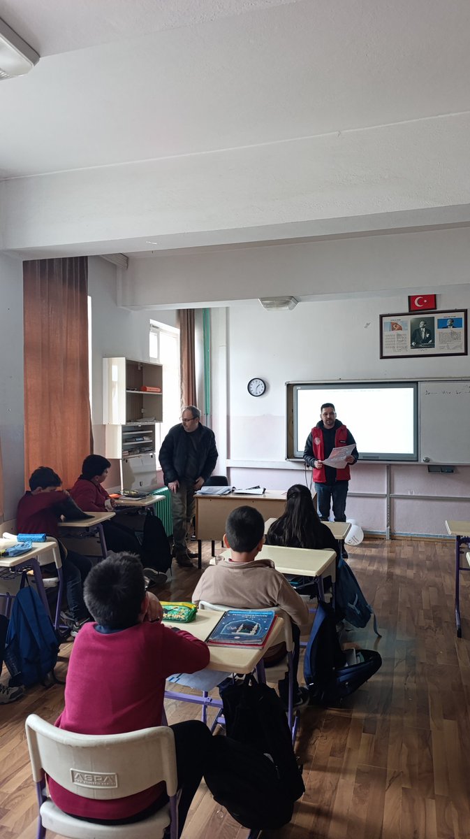 Şehit Ahmet Can Anadolu İmam Hatip Lisesi ve İmam Hatip Ortaokulu öğrencilerini ziyaret ederek Deneyap atölyeleri hakkında bilgi verdik.