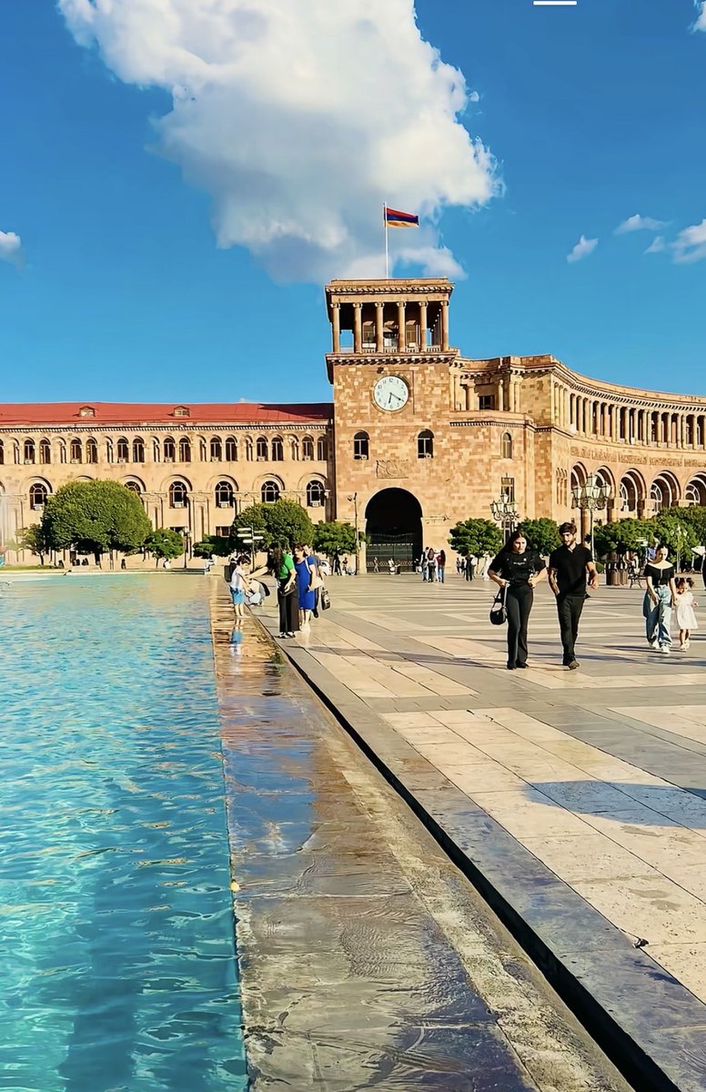 K.Manoukian ♰ tweet media