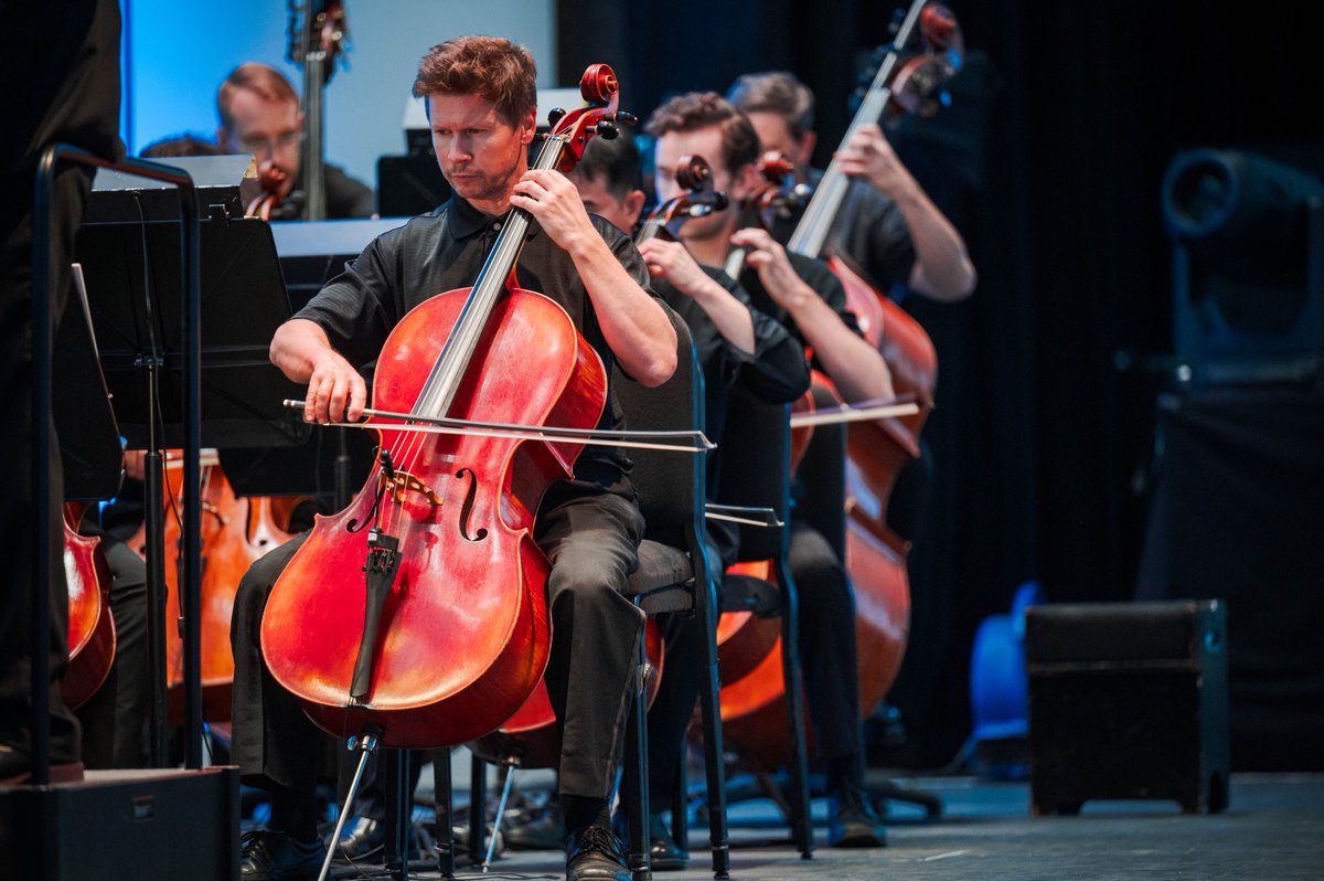 DCFilmsInConcert tweet media