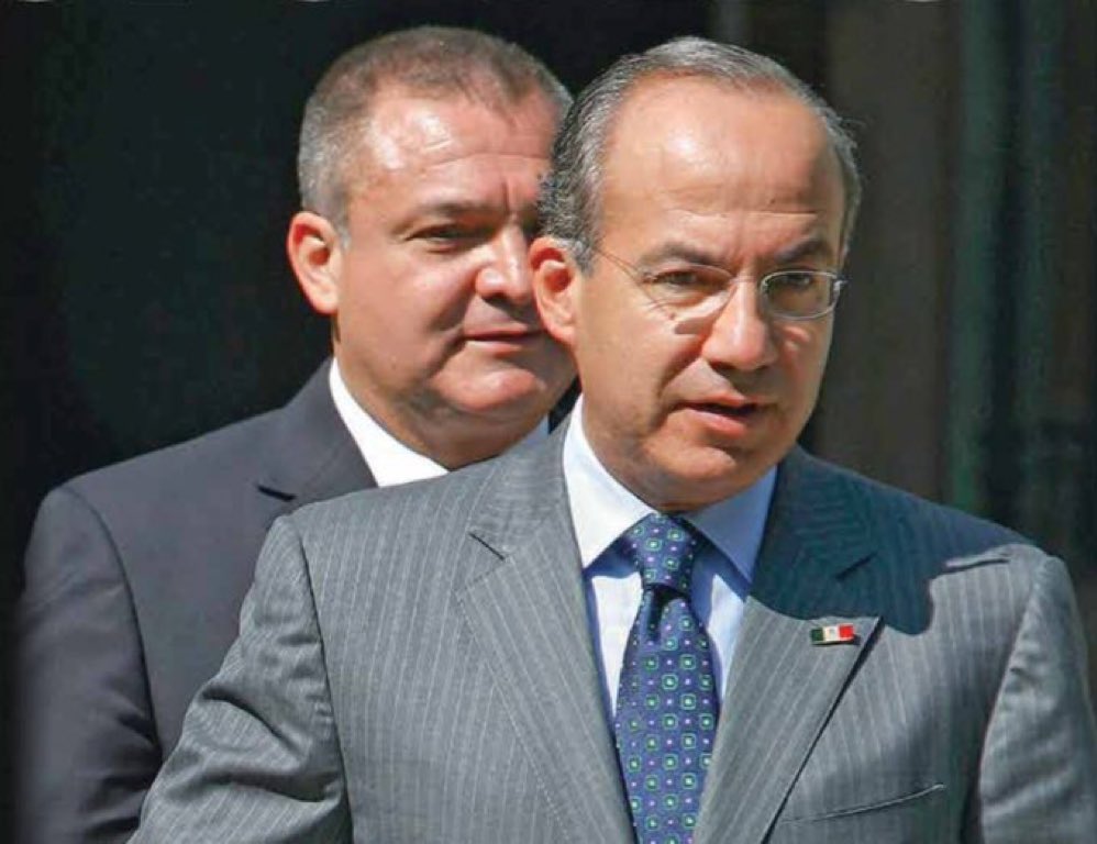 Falta el capo más dañino de todos: 
<a href="/FelipeCalderon/">Felipe Calderón 🇲🇽🇺🇦</a>