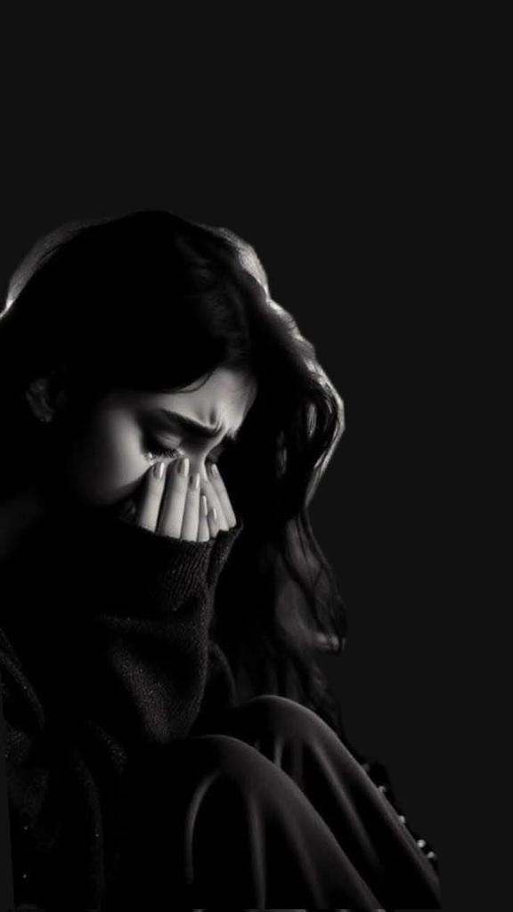 ••
~
~
ثمة بشر يرحلون.. 
ويحملوننا معهـم 💔

💜🕊
~
••#اضغاث_اقلام