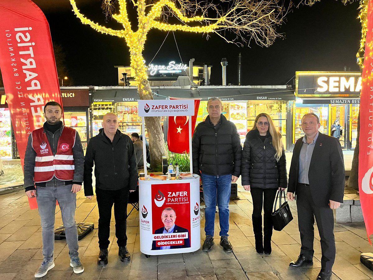 İl Başkanımız Sn. Hakan Akşit, İl Sekreterimiz Sn. Namık Öztürk ve İl Bşk. Yrd. Sn. Gözde Yüce ‘ ye ramazan stantımıza ziyaretlerinden dolayı teşekkür ederiz. 
Hep birlikte #AdımAdımZafere 🇹🇷

<a href="/umitozdag/">Ümit Özdağ</a>
<a href="/zaferpartisi/">Zafer Partisi</a>
<a href="/AliSehirlioglu/">Prof.Dr. Ali Şehirlioğlu</a>
@hakanaksit34
<a href="/ZaferPartisi_34/">Zafer Partisi İstanbul İl Başkanlığı</a> 
<a href="/cezmi_polat/">Cezmi Polat</a>