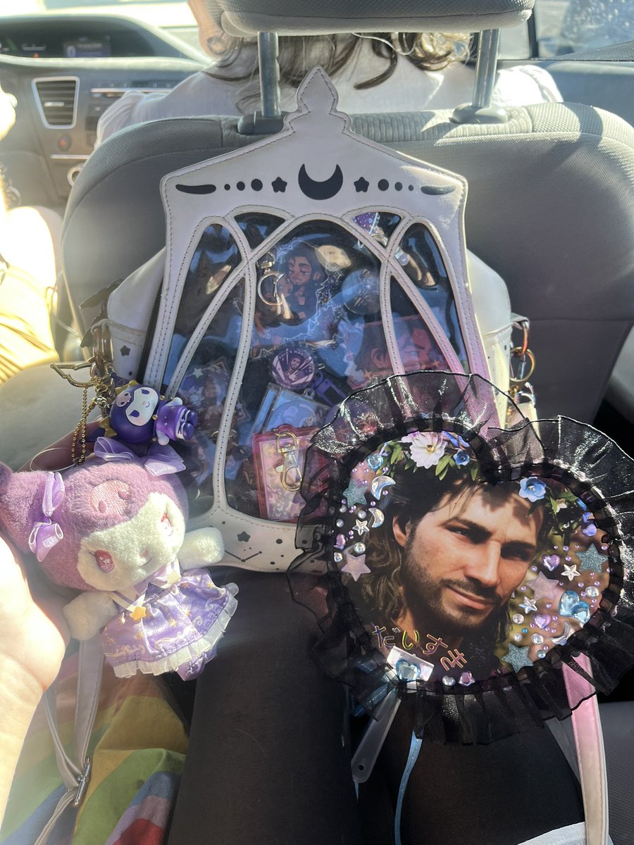 gillian🌛 tweet media