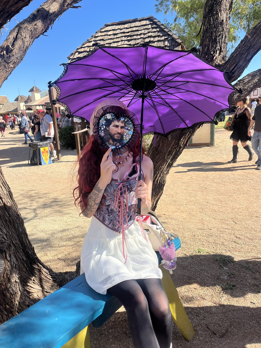 gillian🌛 tweet media