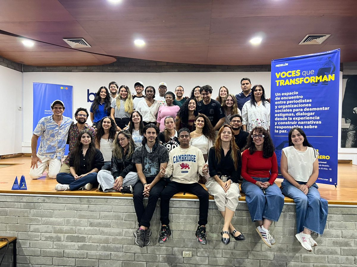 PnudColombia's tweet photo. En Medellín, con el apoyo de @NoruegaenCOL 🇳🇴realizamos el primer encuentro de #VocesQueTransforman 

28 personas entre periodistas, líderes sociales, firmantes de paz, víctimas, entre otras, se reunieron durante dos días para:

🧵(Sigue hilo) https://t.co/qgzAmhrkoV