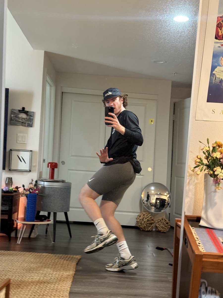 JakeLandgrebe's tweet photo. 🏃‍♂️💨                                       My Problems https://t.co/WTMA2GLIdY