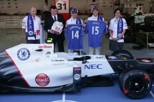 fdezcfc's tweet photo. [CURIOSIDAD] ¿Sabias que el Chelsea patrocinó al equipo de F1 Sauber? 🤔

Ese mismo año (2012) el Chelsea ganó la champions y Sauber logró: 
- 4 Podios (3 de Checo Pérez, 1 de Kobayashi) 
- 2 Vueltas rápidas (Monaco y China)
- Su mejor posición en años (6º en Constructores) https://t.co/8L7T4Ekr6F
