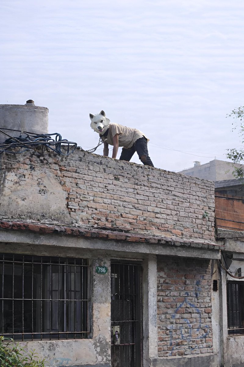 Cómo no sentirme así? Si ese therian sigue allí ?