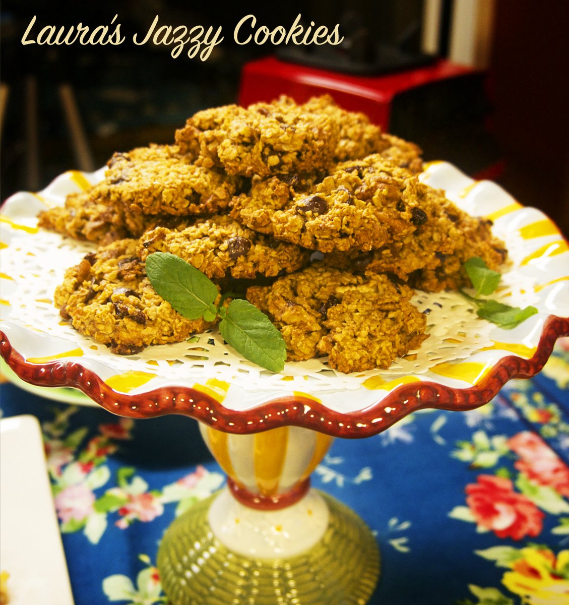 Jazzyvegetarian's tweet photo. Whether you serve these snazzy vegan cookies for breakfast, lunch, dinner or a #snack, they'll perk up your taste buds! 🍪🍪🍪 https://t.co/6Z8wxNH7lV
#chocolatechipcookies #cookies #plantbased #vegan #vegancookierecipe #veganrecipe #GlutenFree #glutenfreebaking #veganbaking https://t.co/p2XidnIz8i