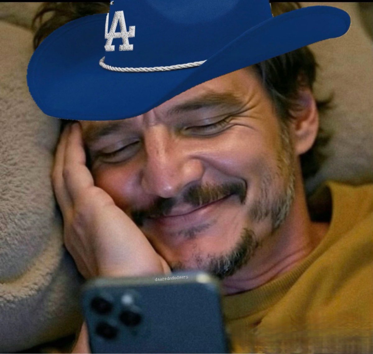 me when i get notifications from dodgers🥰