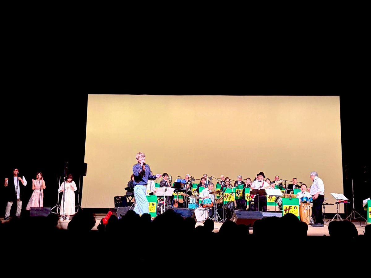 MASHIKO_TATSURO's tweet photo. おはよー
昨日はグロービスホールで行われたザ・ヒットパレードライブにゲスト出演させていただきました🙇‍♀️
たくさんのお客様、とっても盛り上げてくださりありがとうございました😸
素敵な演奏の中に参加させて頂き幸せでした♪
THPの皆様、ありがとうございました🫶 https://t.co/yCcGUXu2X6