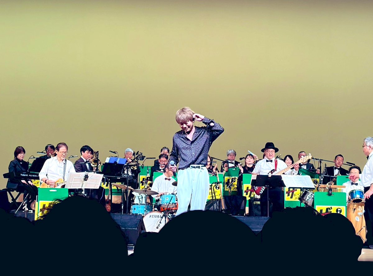MASHIKO_TATSURO's tweet photo. おはよー
昨日はグロービスホールで行われたザ・ヒットパレードライブにゲスト出演させていただきました🙇‍♀️
たくさんのお客様、とっても盛り上げてくださりありがとうございました😸
素敵な演奏の中に参加させて頂き幸せでした♪
THPの皆様、ありがとうございました🫶 https://t.co/yCcGUXu2X6