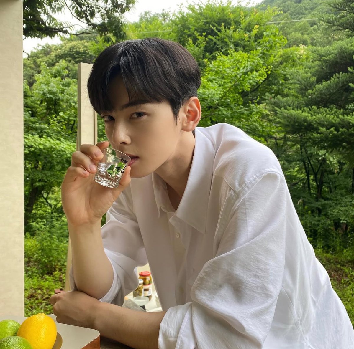 eunwoo gallery tweet media