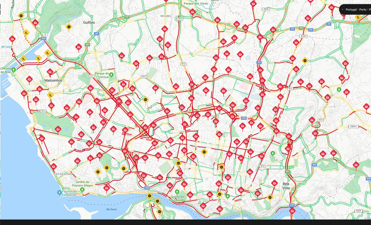 O trânsito no Porto é caso de estudo. 

Ou deveria ser.