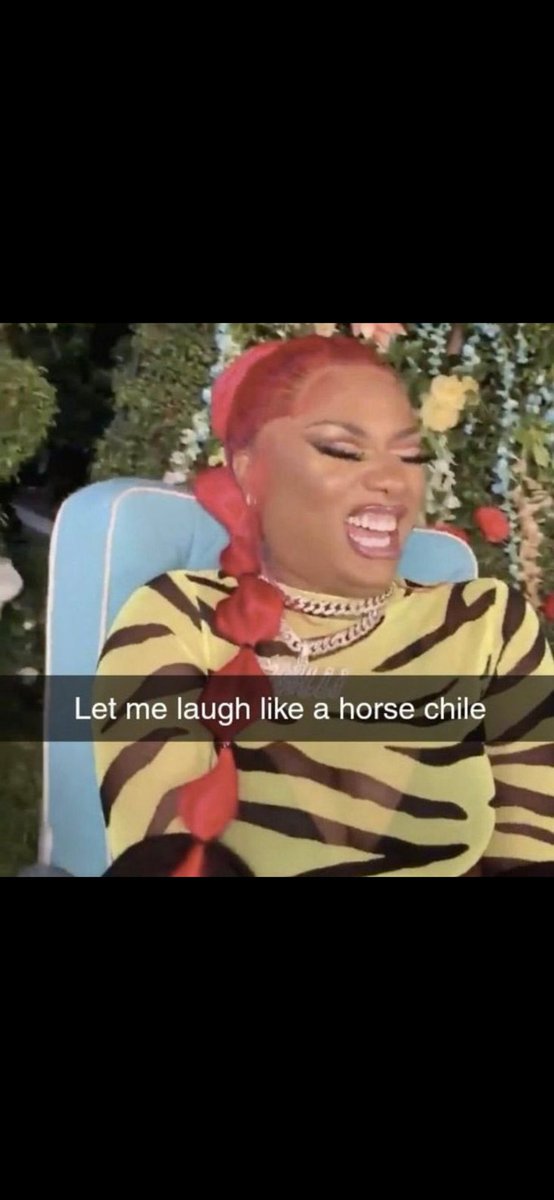@chartdata Taylor stays on Beyoncé's neck