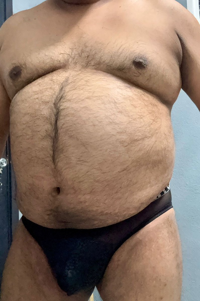 MEncalzones's tweet photo. Excelente lunes mis morbosos !! Este lunes amanecimos ganosos … que se les antoja, a mi la neta unas chelas un gordito que me tome me abrace me chupe los pezones la panza y me diga órale que ahí te va …. Jajajajaja perdón me emocione … Dm 😈 https://t.co/NWp7eB2gqT