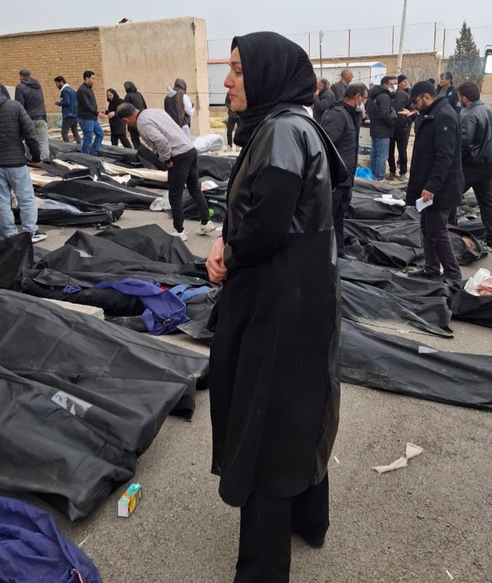 بله حکمت جان،

مى‌رسد آن روز كه چرخ بر مدار حق بگردد
 مى‌رسد آنروز كه به حساب هاى شما برسند 
مى‌رسد آن روز كه از شما بپرسند:
چگونه به اين وطن رحم نكرديد؟