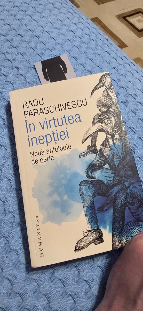 Hilară și spumoasă, antologia de perle culese de Radu Paraschivescu nu este o carte propriu-zisă, deși produce stupefacție în dese rânduri; însă rolul acestui volum este ca noi să înțelegem mediocritatea, diletantismul și absurdul societății românești. D'aici și ultimele tweeturi