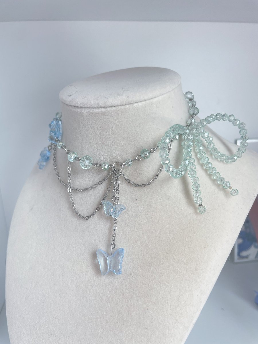 TiredSproutz's tweet photo. Some jewelry I made recently !💕🌸 https://t.co/MlPHqFLwMN