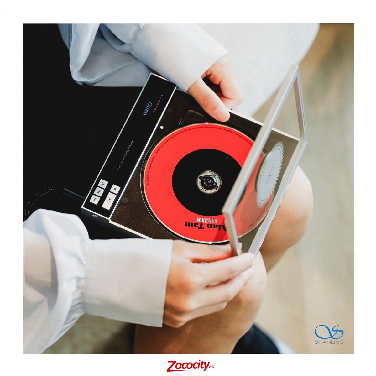 Zococity's tweet photo. 🎶 Vuelve el CD. Pero no como lo recuerdas.

El Shanling EC Zero AKM demestra que el formato físico sigue muy vivo.

💿 Reproductor CD portátil
🎧 DAC AKM de alto rendimiento
🔋 Batería integrada
📲 Salida balanceada + conexión digital

Ya disponible en https://t.co/fSWzQYzQmf 🔥 https://t.co/aSppRQkHQC
