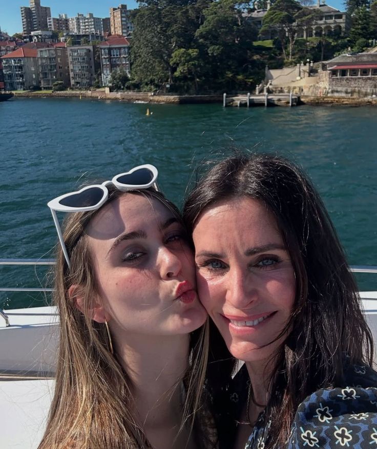 Courtencox tweet picture