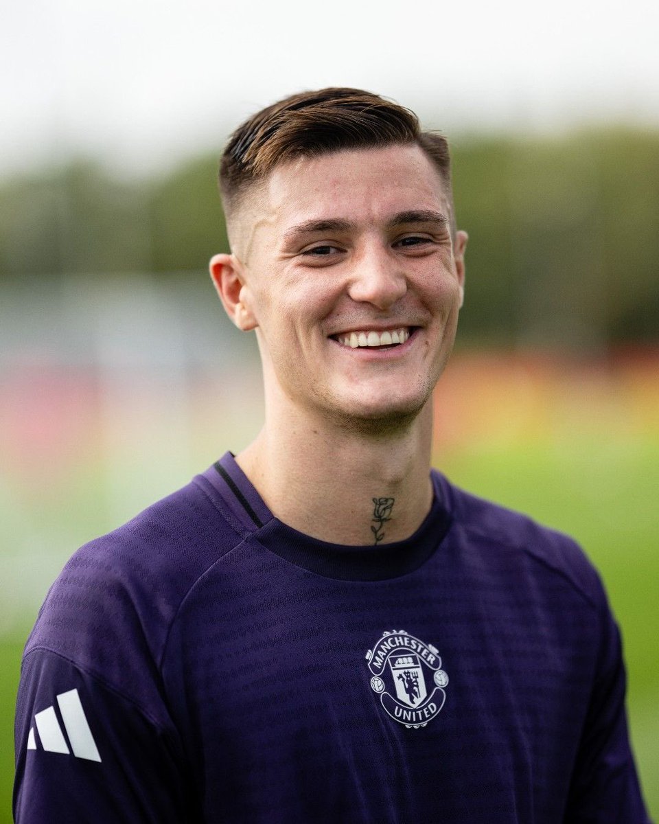 𝐒𝐚𝐦𝐦𝐢𝐞 tweet media