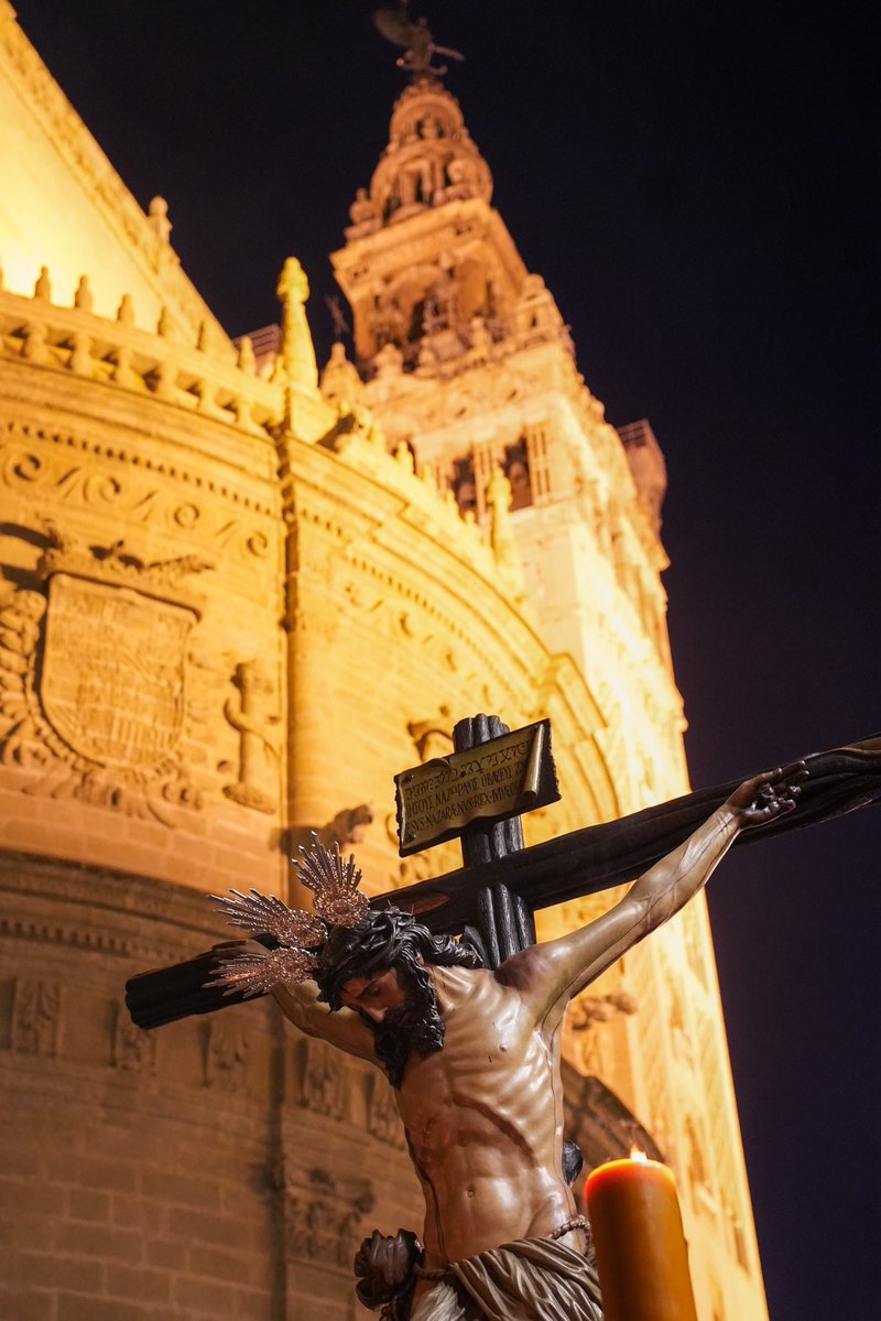 De San Julián al cielo.

#ViaCrucisSevilla26