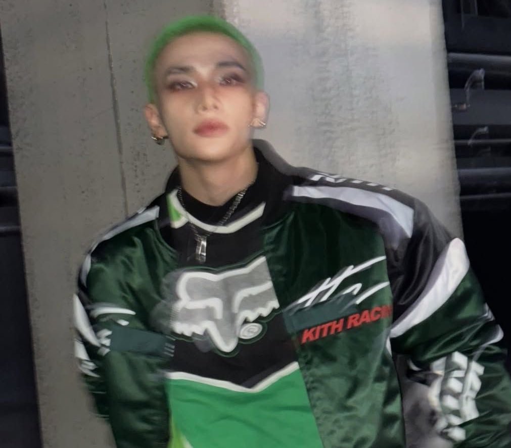 Juuj dos hyunlix | VAI VER O XLOV E SKZ tweet media