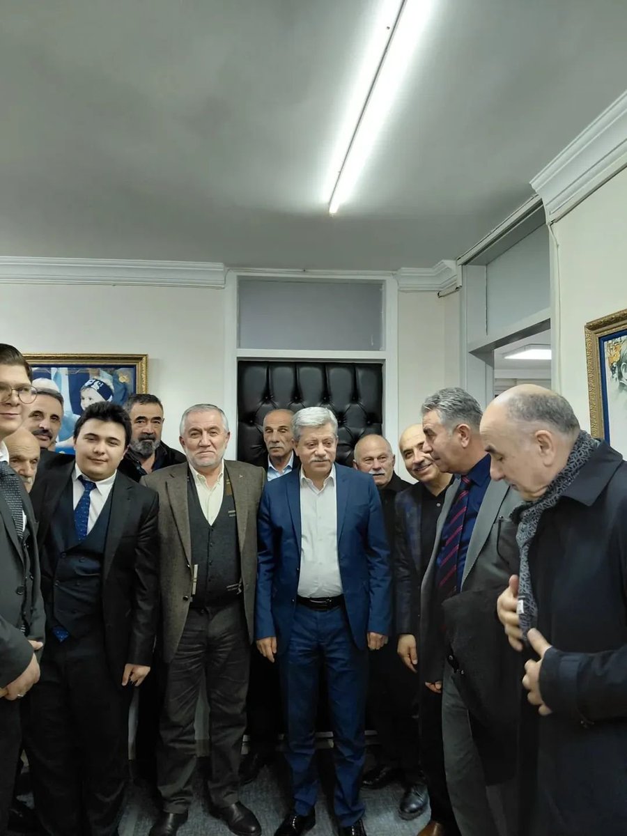 TurkavCubuk's tweet photo. Taşmedreseli Ülkücü ağabeylerimizle birlikte bugün TÜRKAV Genel Merkezinde iftarda bir araya geldik. Allah birliğimizi daim kılsın. Tuttuğumuz oruçları kabul etsin.
 
Varolsun Teşkilat...
@TurkavGenMrk @turkavankara @zubeyir_im https://t.co/yWerV0tLjX