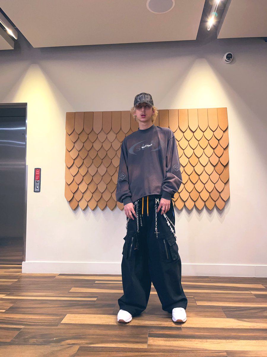 yungacidshawty's tweet photo. underpaid attention to my survivor’s guilt.
first never last bby you aint know how it feel
@SuicideChrist @J_Chetta https://t.co/CPCUIanGTh