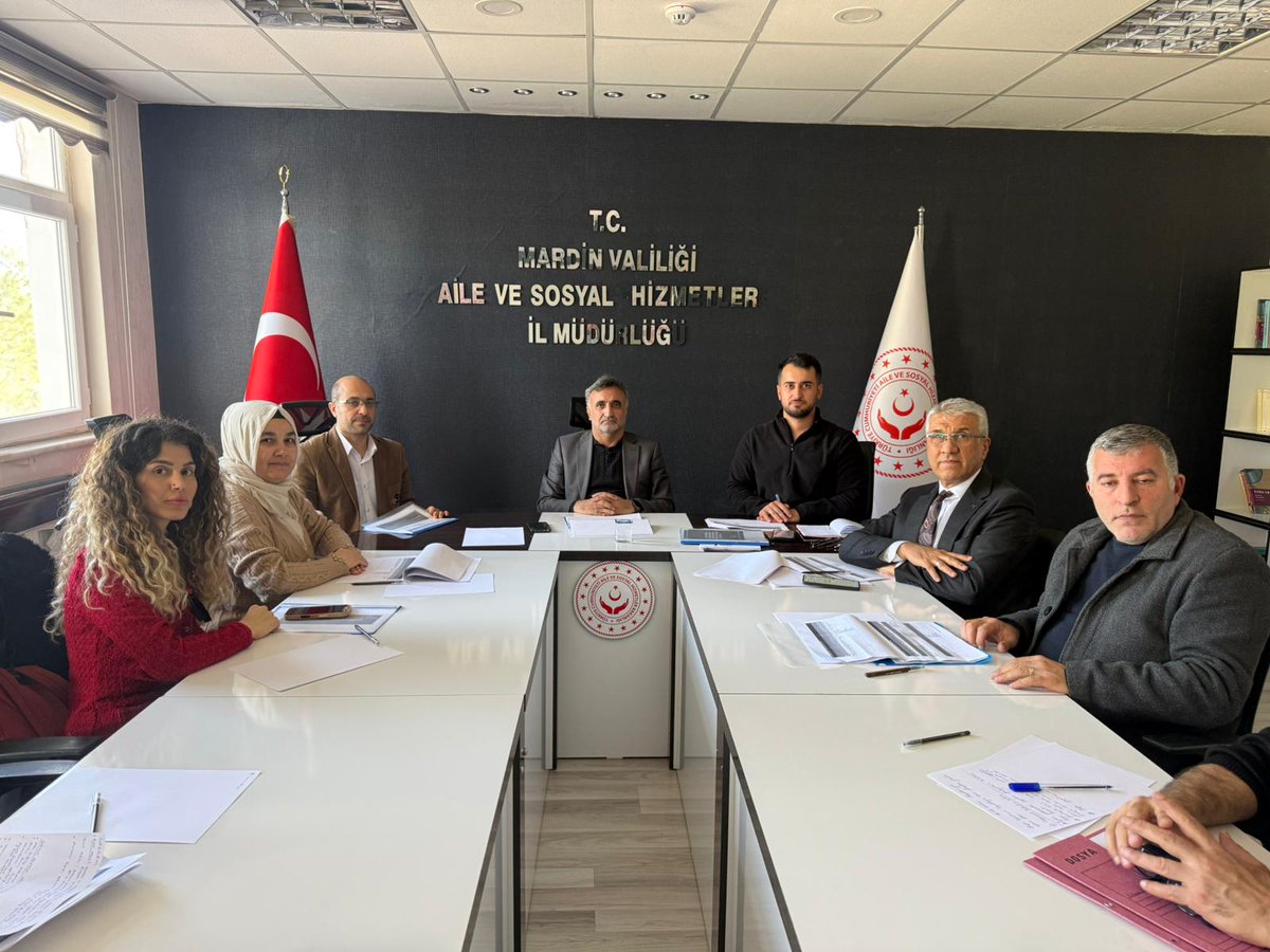 maucocukegitim's tweet photo. Otizm Eylem Planı kapsamında düzenlenen Mardin İl İzleme Toplantısına Merkez Müdürlüğümüz katılım sağladı. Toplantıda, kurumlar arası iş birliği ve 2030 hedeflerine yönelik yerel faaliyetler ele alındı. @mardinartuklu @ibrahimozcosar  @hidirapak 
#Otizm #UlusalOtizmEylemPlanı https://t.co/okgX9kdgCY