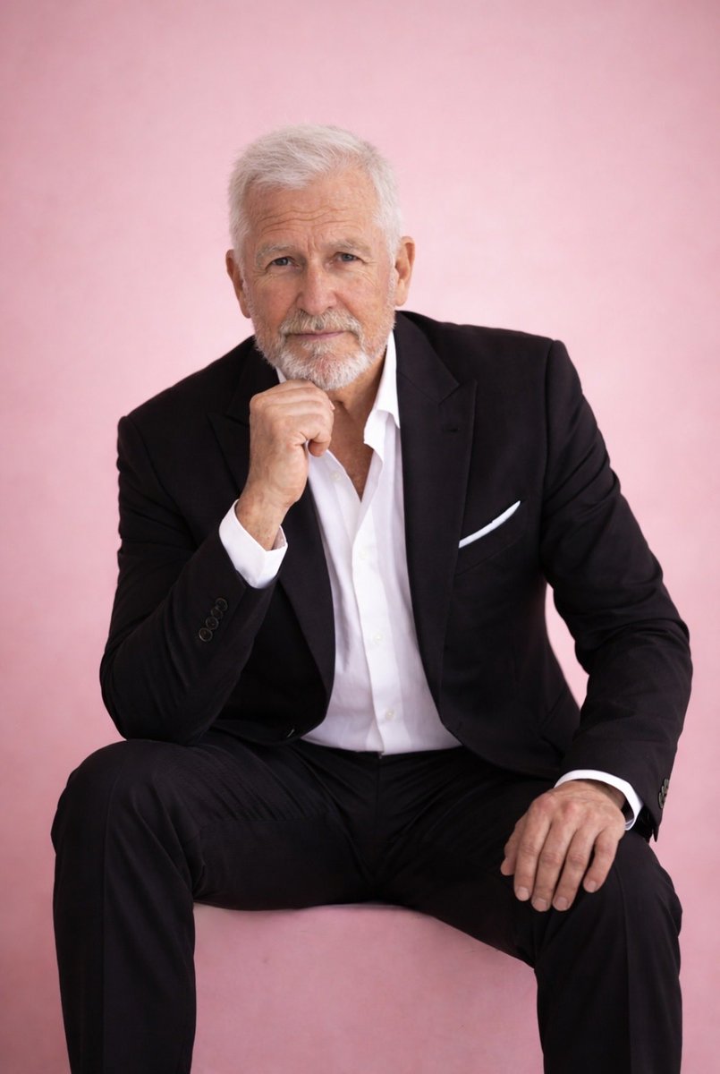 Herr Vorragend tweet media