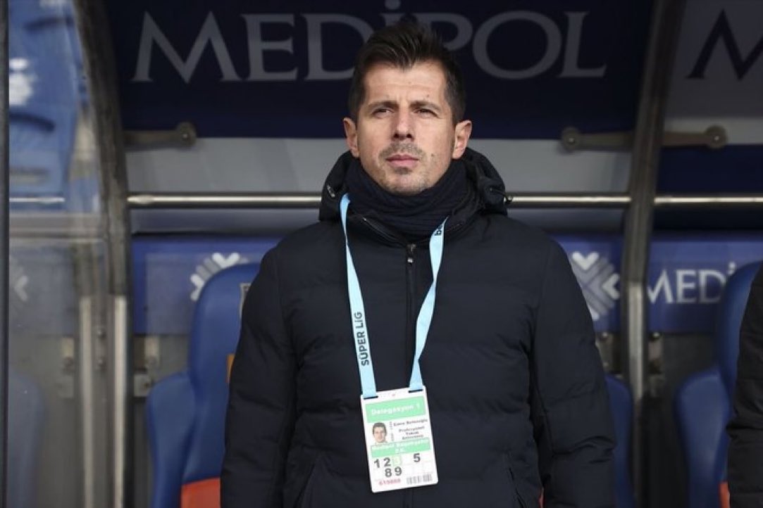 Bu adamı Fener tarihinden silip atın, kulübün yakınından bile geçmesin sakın!!!!  <a href="/Fenerbahce/">Fenerbahçe SK</a>