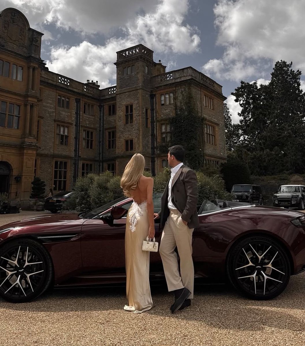 classyladylife's tweet photo. old money couple✨ https://t.co/KP6Th6DVWn