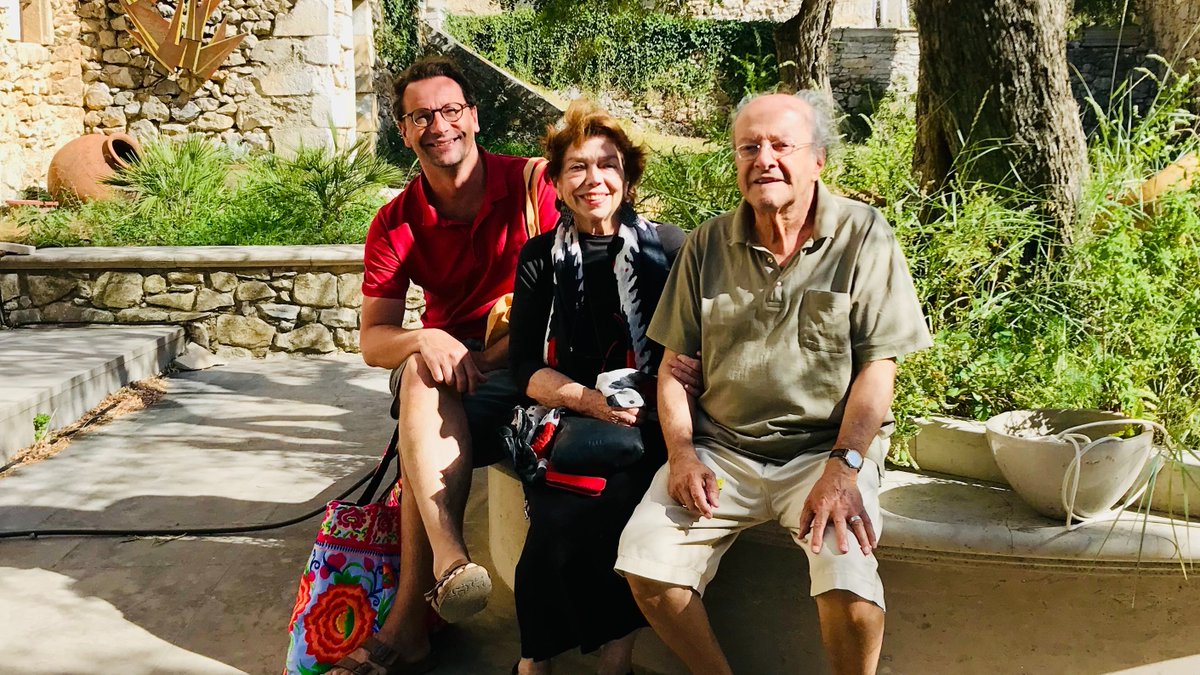 • "Leila Shahid est morte de chagrin, de colère et d’impuissance. Bien plus qu’une ambassadrice de Palestine, elle était la Palestine. Quand elle se disait "détruite, vidée, dévastée", elle parlait d’elle autant que de Gaza et de la Cisjordanie". 
• Cette photo a été prise au