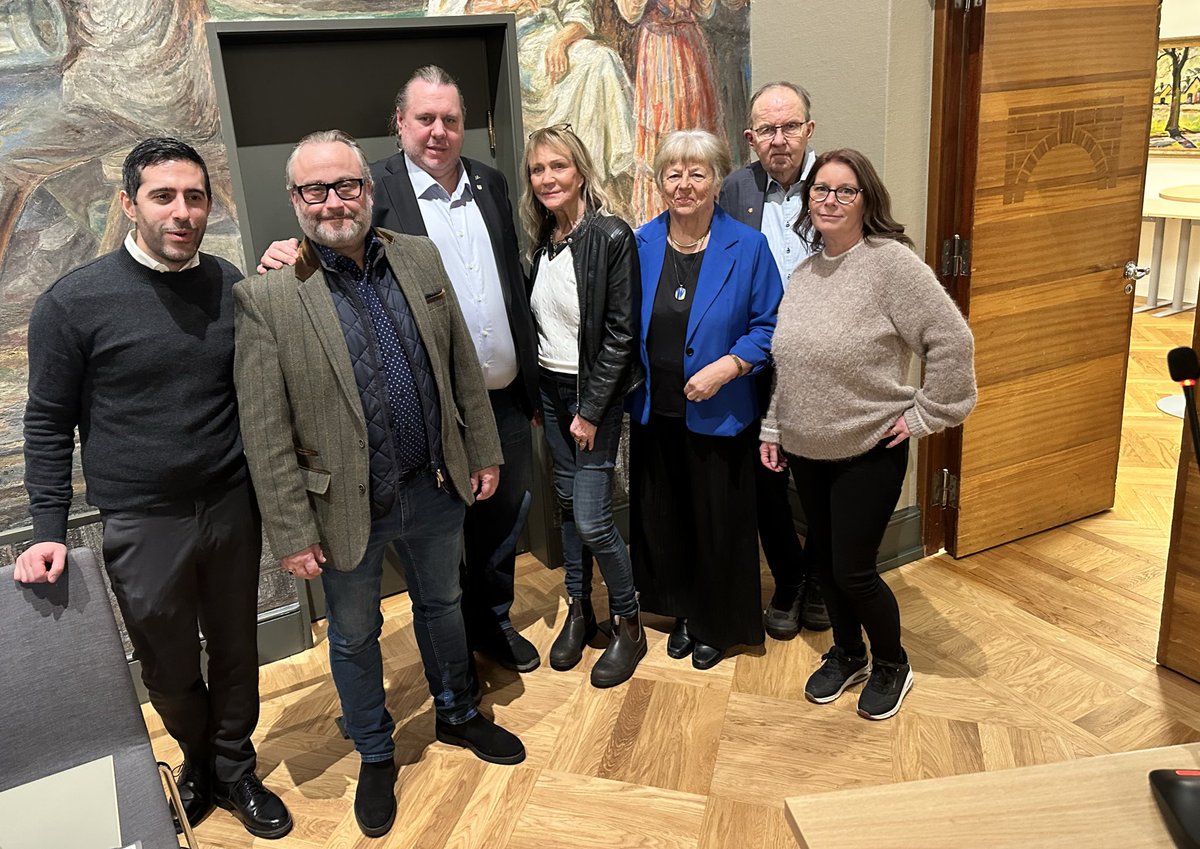 Sändningen kom aldrig igång, så här är vår laguppställning från Moderaterna från kvällens sammanträde! Ⓜ️💙