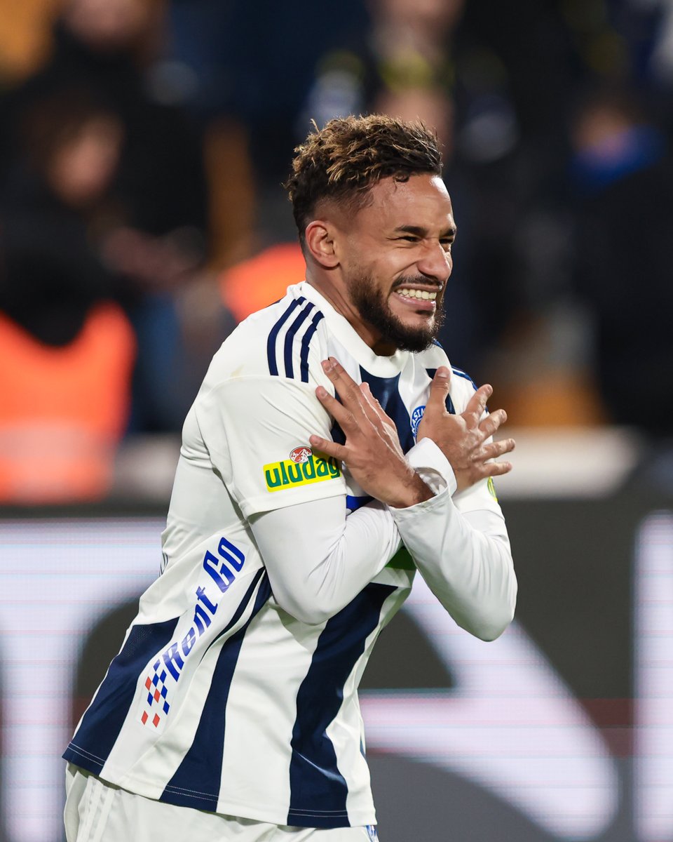 90+11.
Jim Allevinah.
Buz kestiren geri dönüş. ❄️🤫

#Kasımpaşa