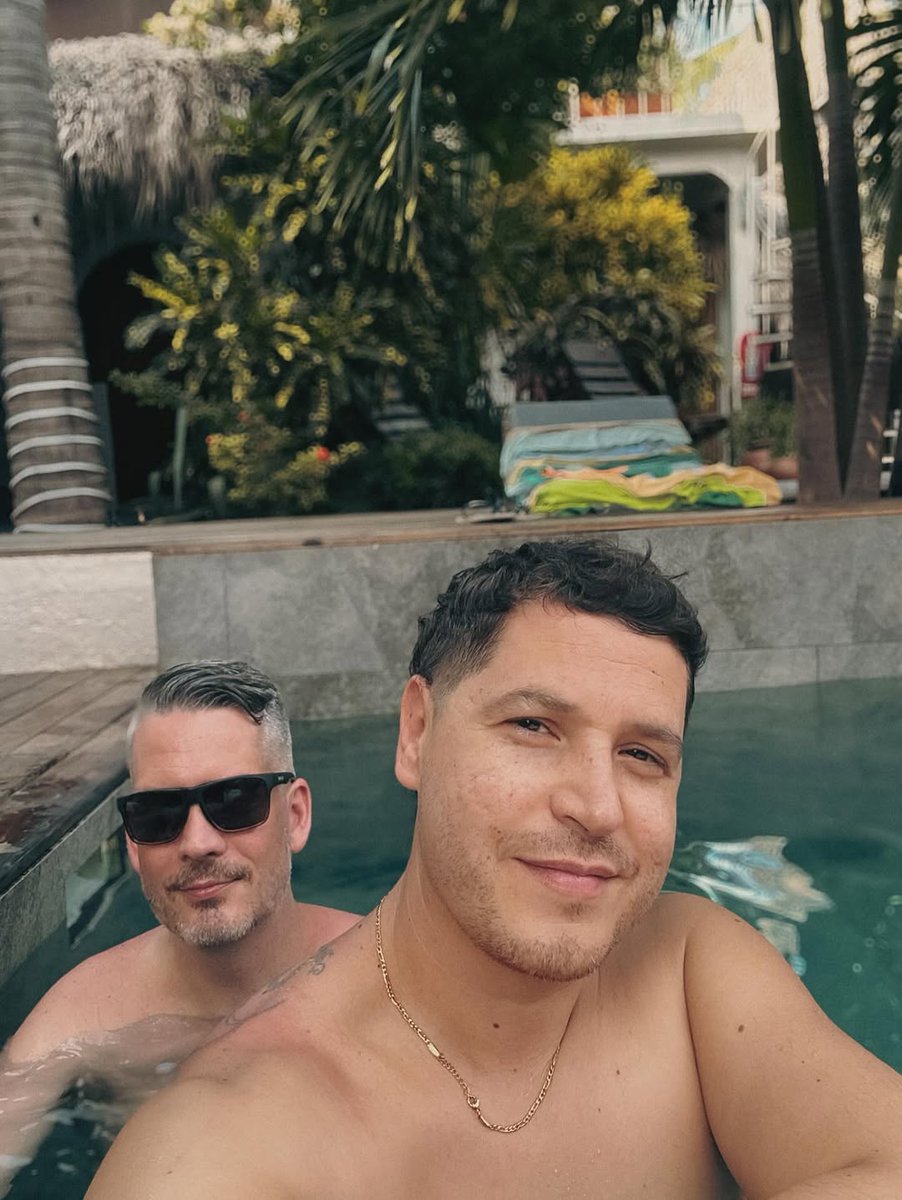 Visita_Zipolite's tweet photo. #Repost del día 🎖️ presentado por #CasaNudistaZipolite
⚠️ Foto no actual
👤• eramospe00
🔄️Remembering that we’re happier in happier weather.
.
#ootdmen #mensfashion #hoscos #dhophos #exultis #gaymen #summerdiaryproject #boyslove #gaysnap #gentswithstyle #instahamo #menstyle https://t.co/U79p8d1C2n