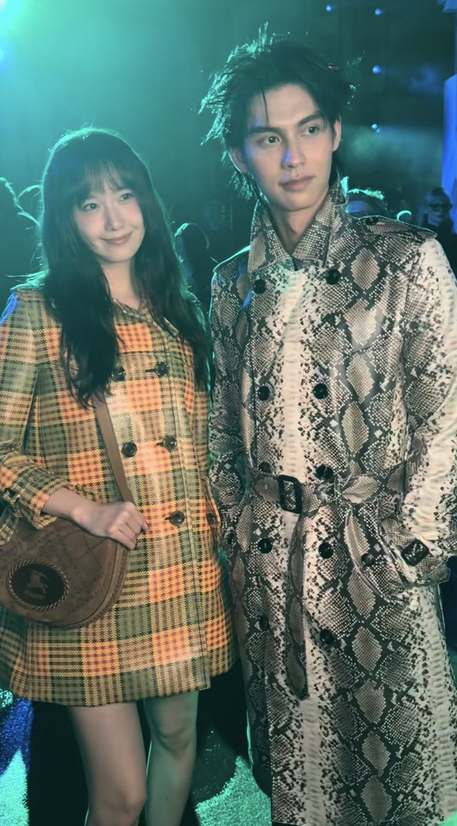 กรี๊ดดดดดดด ยูนอานูน่า 😍

BRIGHT LFW 2026
#BurberryAW26xBRIGHT
#Burberry
#BurberryxBRIGHT
#bbrightvc