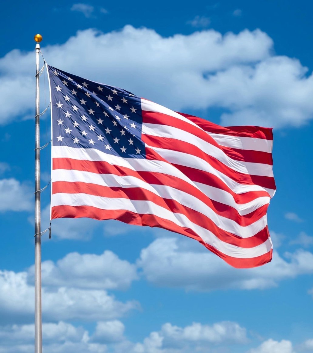 🚨 BREAKING NOW — SHOCKING DEVELOPMENT THAT COULD CHANGE EVERYTHING! 🇺🇸

Crypto.com just got the GREEN LIGHT — conditional national bank approval in the United States! That’s right folks — the crypto giant is ONE STEP AWAY from becoming a full-blown AMERICAN CRYPTO