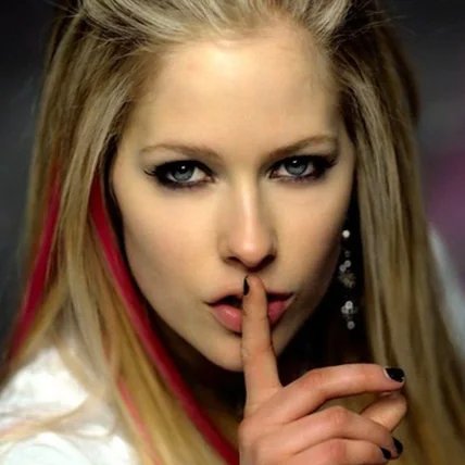 AvrilRLavigne Today (Fan Account) tweet media