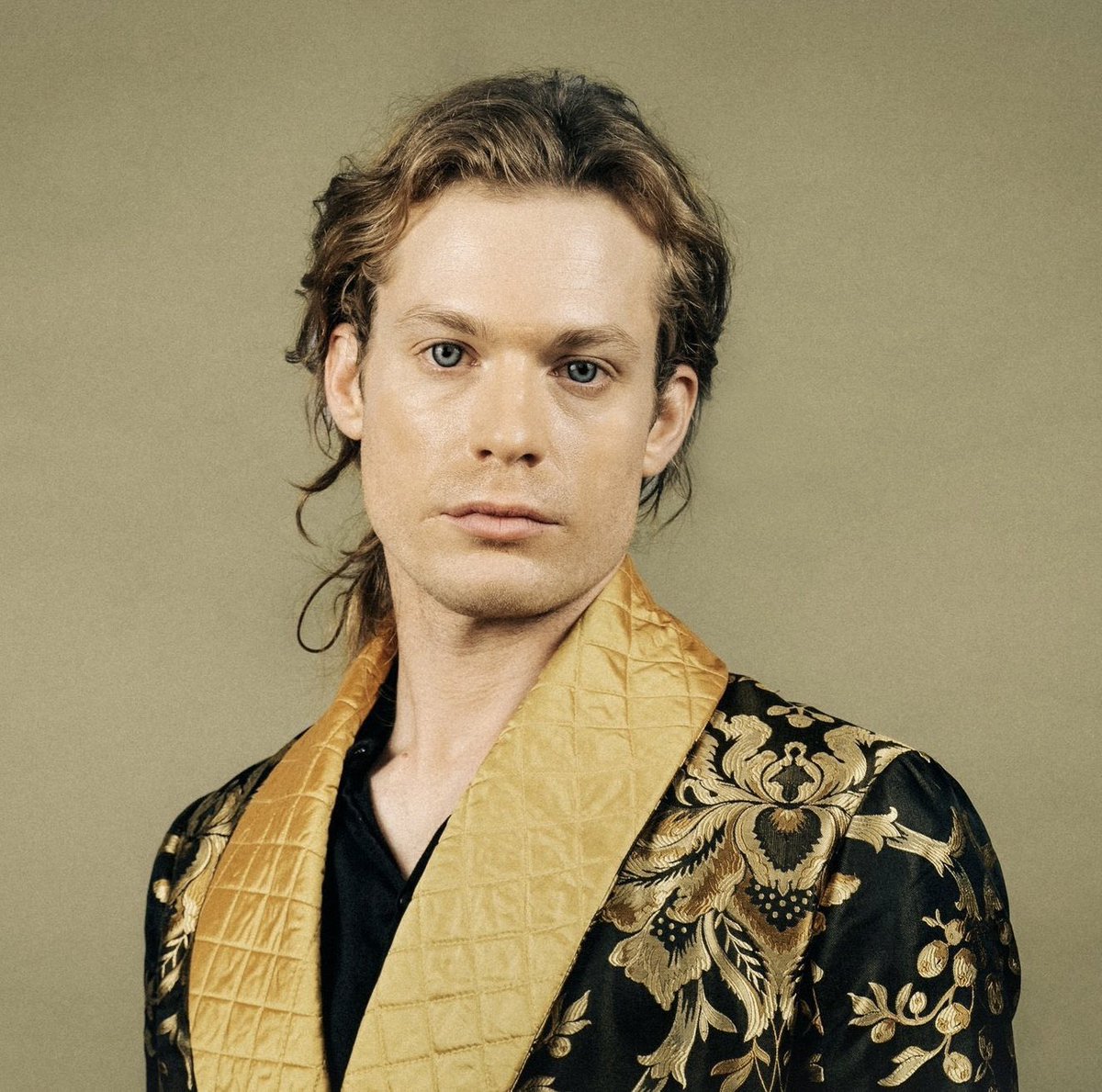 chikchikchirkun's tweet image. four years of lestat possession and counting