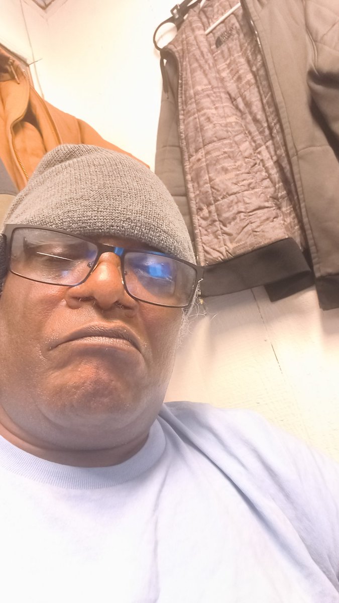 Kenneth33438040's tweet photo. @Itzsexyshy Here baby I am very interested in you and I would love to get to know you more better if you allow me to and I am single black man looking for someone to chat with or maybe more and I think you are a very beautiful woman too https://t.co/zz4tnuvBEp