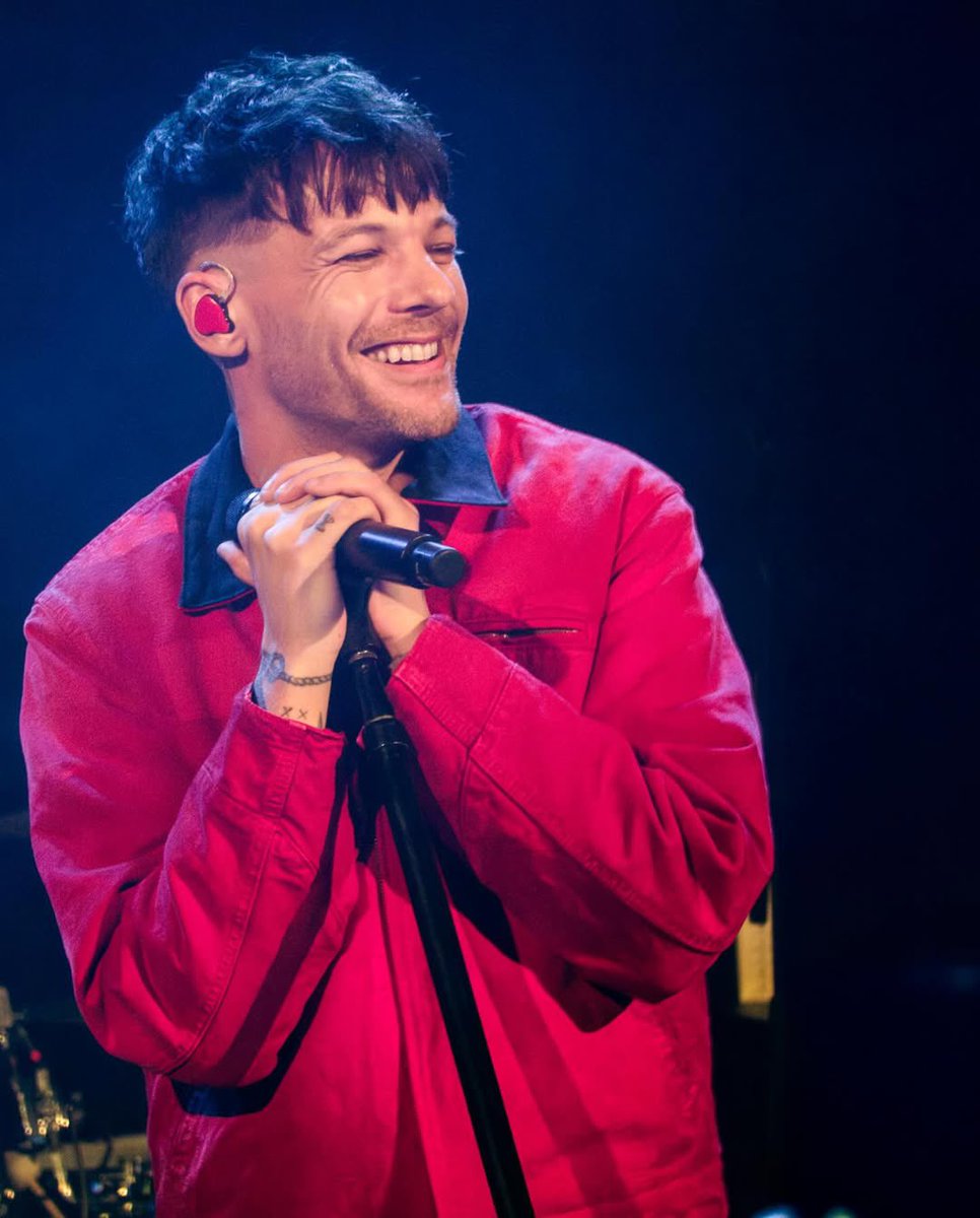 Cee 🌻🍋💋🪩 tweet media