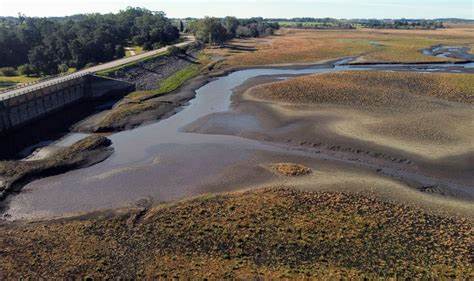 💦 Crisis del agua en Uruguay se agrava sin remedio a la vista

Oficialismo y oposición siguen un debate sin fin sobre cuál tiene la mejor solución para el abastecimiento y nuevos informes técnicos muestran creciente deterioro de la calidad del recurso

👉 bit.ly/4cJjHrO