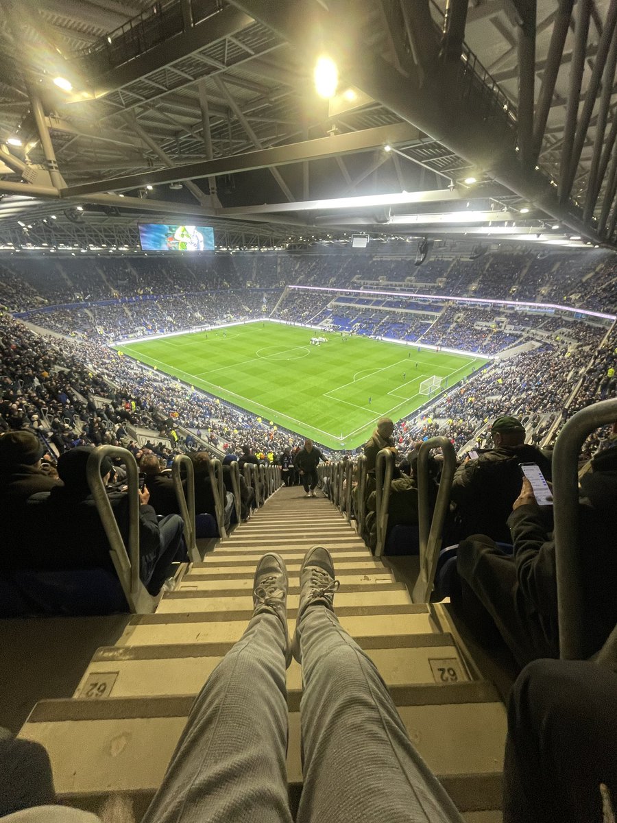 jonnyescott's tweet photo. Extra leg room Reds https://t.co/S85A25dlyt