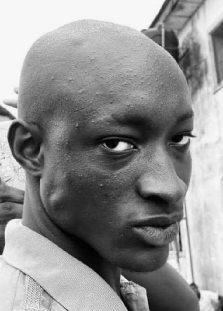 If e reach time to beat agent, make una leave Segun for me 

Na 5 mins from the main road nai dem for see Lion so