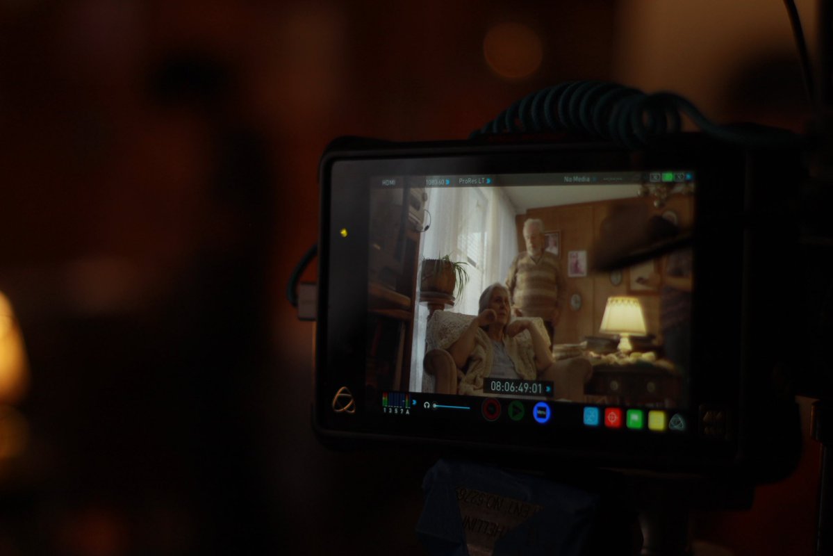 🌟🎬 ¡Los Nolan marcan el fin de rodaje de “El Reloj”! 🕰️

Los Nolan finalizaron su cortometraje de Géneros “El Reloj” bajo la dirección de Magnolia Salguero y la producción de Naim Slim. 📽️  ¡Enhorabuena! Que vengan muchos proyectos más. ✨👏🏻

#SomosAMCI #FormandoCineastas