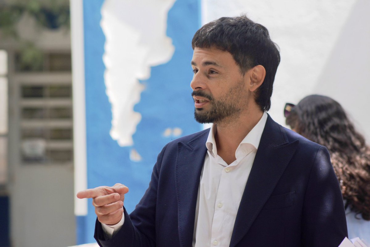 Junto a Jorge Albarracín, Secretario de la Junta Electoral, y Dalmiro Garay, Presidente de la Suprema Corte de Justicia, recorrimos escuelas en los departamentos de Maipú, Luján de Cuyo, San Rafael, Rivadavia, Santa Rosa y La Paz.